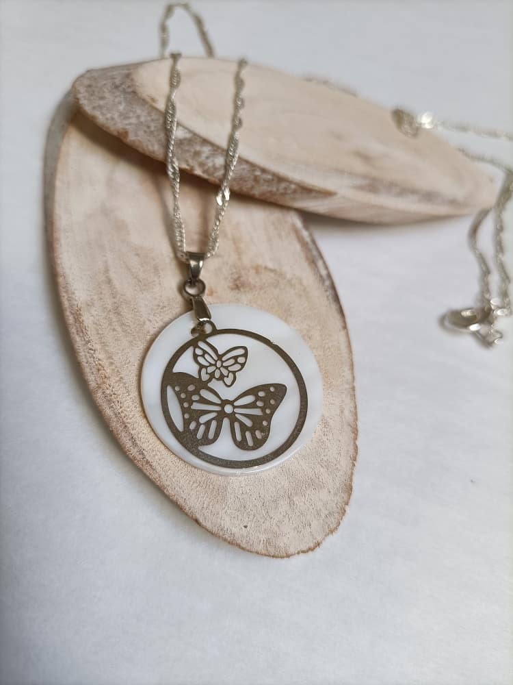 pendentif papillons